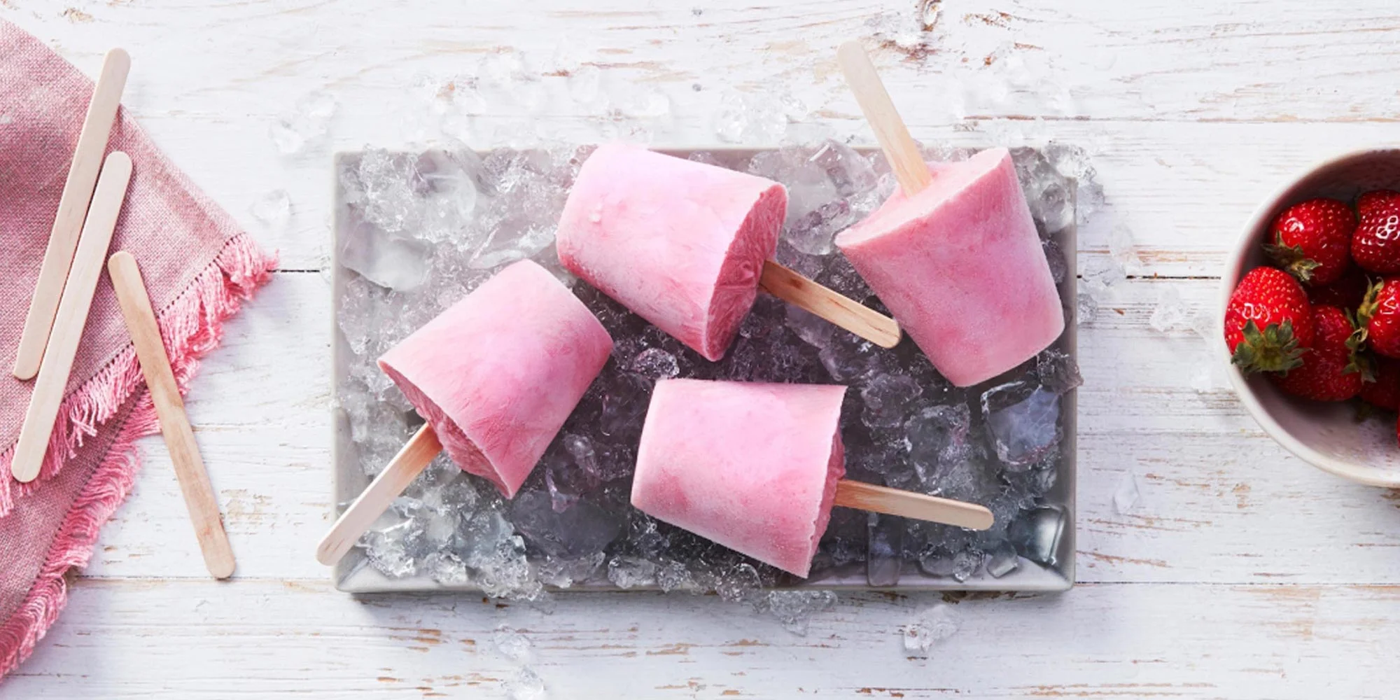Frozen Strawberry Yoghurt Pops